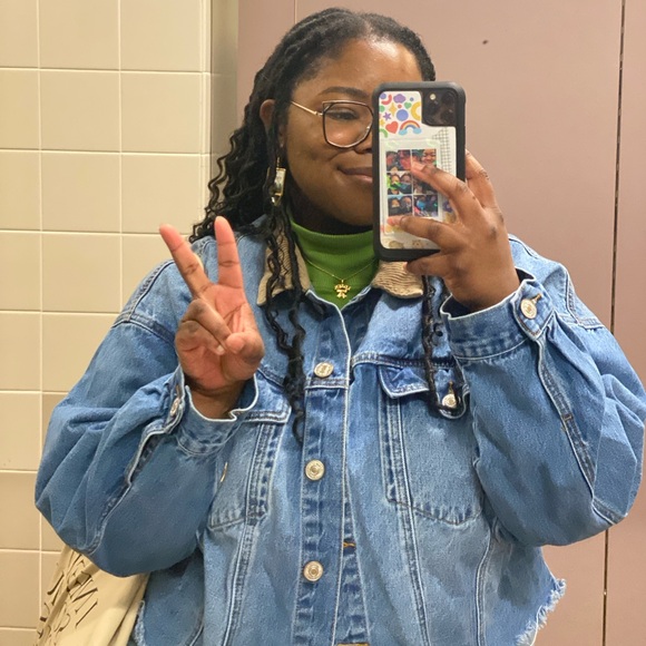 Meet your Posher, Tia 💕 - Picture 1 of 3